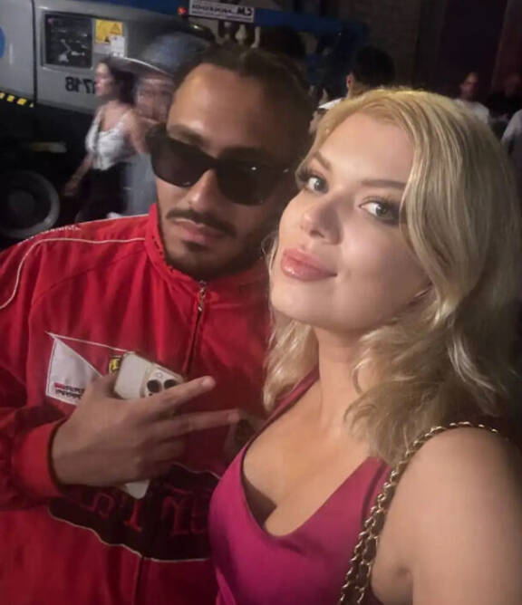 Lewis Hamilton vai 'Lewis Hamilton'? 'Oli se tai ei, niin ainakin se Lewis näytti ihan oikealta', Eveliina kikatteli Seiskalle.