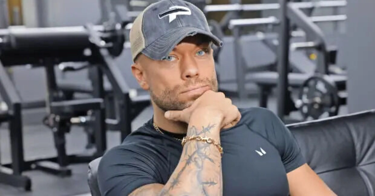 Matias Petäistö erikoisessa seurassa Lapissa - pusu ei kaukana!