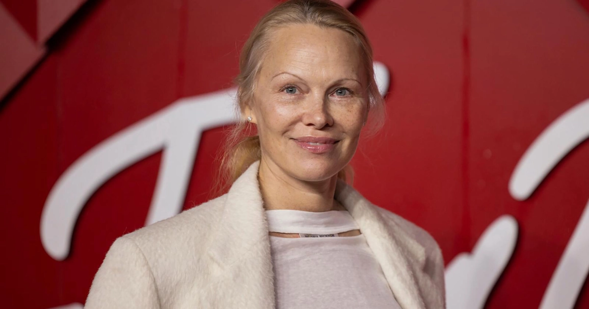 Pamela Anderson harrastaa puutarhanhoitoa – tältä näyttää vihreä keidas