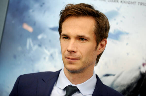 Yksi sarjan sivurooleissa esiintyistä näyttelijöistä on brittinäyttelijä James D'Arcy, joka on nähty muun muassa Christopher Nolanin elokuvissa Oppenheimer ja Dunkirk.