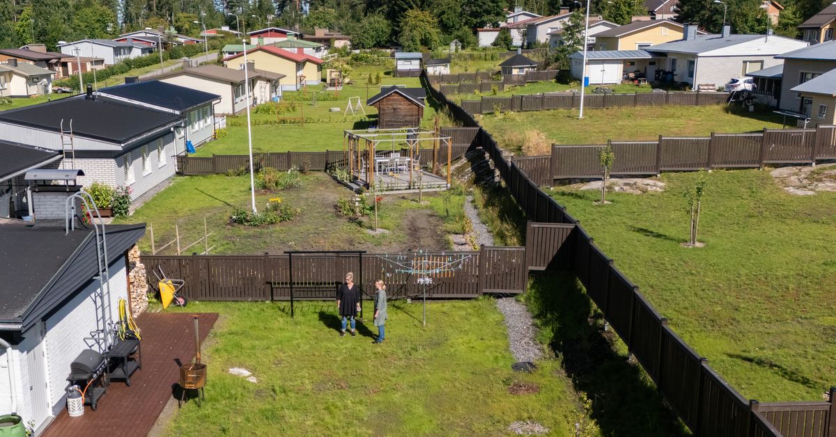 Maanvaihdon piti pelastaa kaatopaikalle rakennettujen kotien pihat Varkaudessa, mutta toisin kävi | Kotimaa