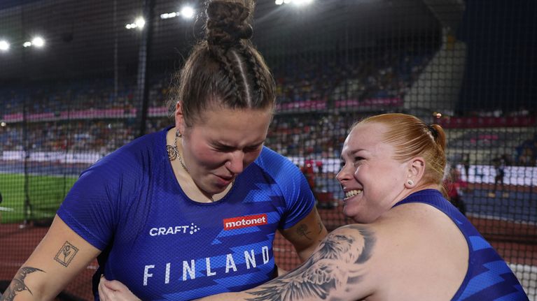 Moukarinheittäjä Silja Kosonen.