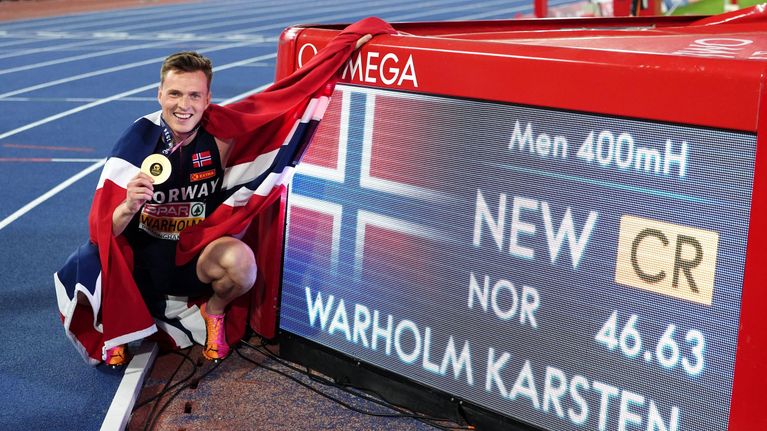 Norjan Karsten Warholm juhlii EM-kisaennätystään.