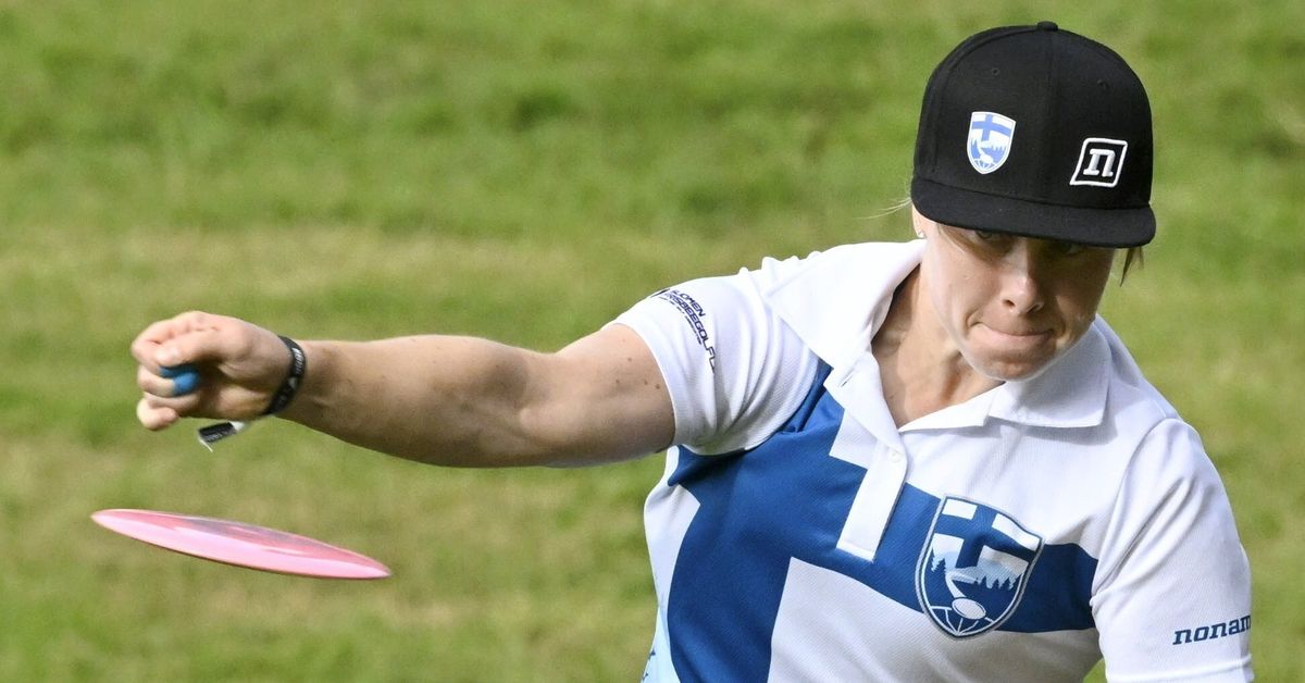 Heidi Laine johtaa frisbeegolfin MM-kisaa avaus­kierroksen jälkeen – suomalaiset mainioissa asemissa | Urheilua lyhyesti