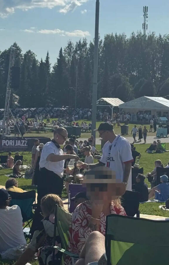 Jenni ja Köpi viihtyivät viime kesänä yhdessä Porin festareista tunnetuimmilla, siis Pori Jazzeilla.