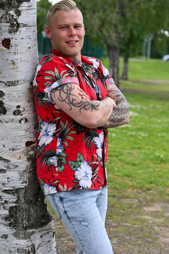 Akin appivanhemmat ovat kiitollisia pariskunnan päätöksestä astua tilallisten saappaisiin.
