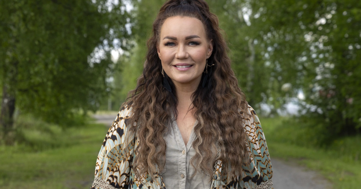 Saija Tuupanen peruu keikkojaan | Seiska