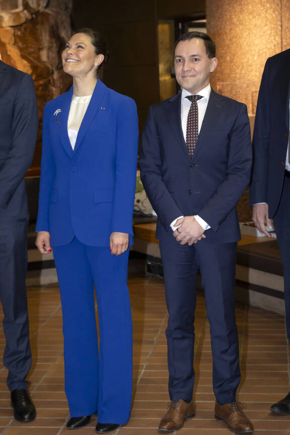 Kuvassa Ruotsin kruununprinsessa Victoria ja kansanedustaja Wille Rydman. Molemmat ovat tasan 168 cm.