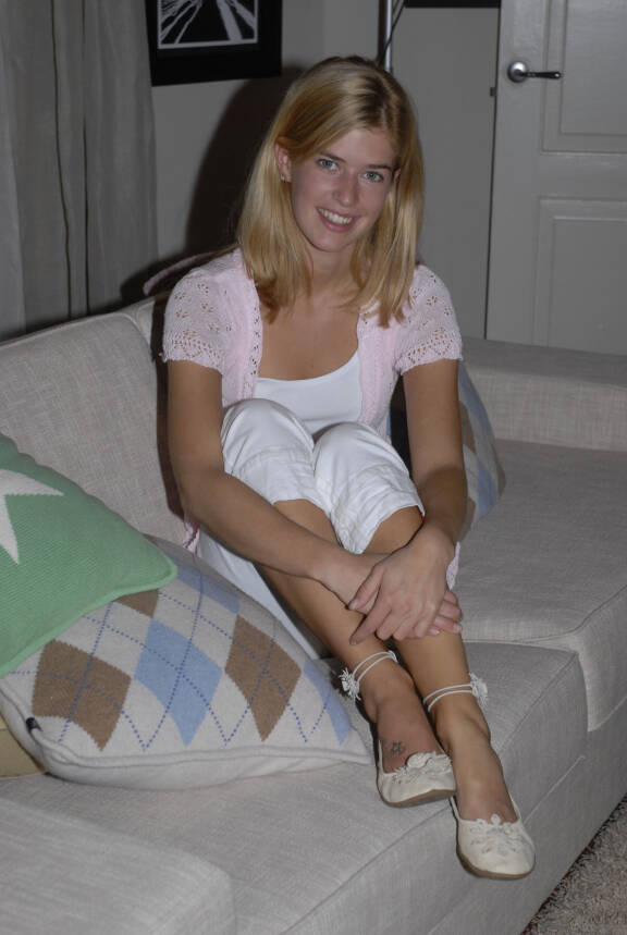 Oona kertoi Ilta-Sanomille vuonna 2009 lähteneensä kuvausten päättymisen jälkeen puoleksi vuodeksi Kaakkois-Aasiaan.
