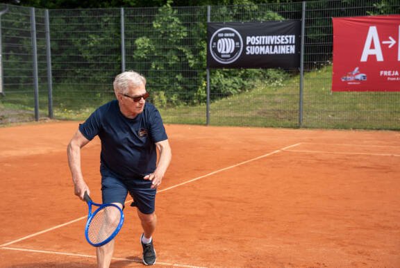 Sauli nähtiin jälleen heinäkuun lopulla ottelemassa ITF Midnight Sun -tennistapahtumassa. Midnight Sun turnaukset ovat seniorien kansainvälisen ITF World Tennis Masters Tourin osakilpailuja 30 – 80 -vuotiaille miehille ja naisille. Sauli on toiminut tapahtuman suojelijana jo useiden vuosien ajan.