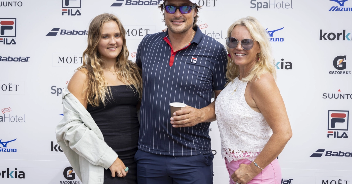 Veera Selänteen ja Jameson Beckerin mökkikuvat hurmaavat – katso upeat otokset!