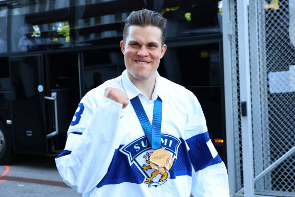 Jääkiekon maailmanmestari Jesse Puljujärvi on Iidalle kaukaista sukua.
