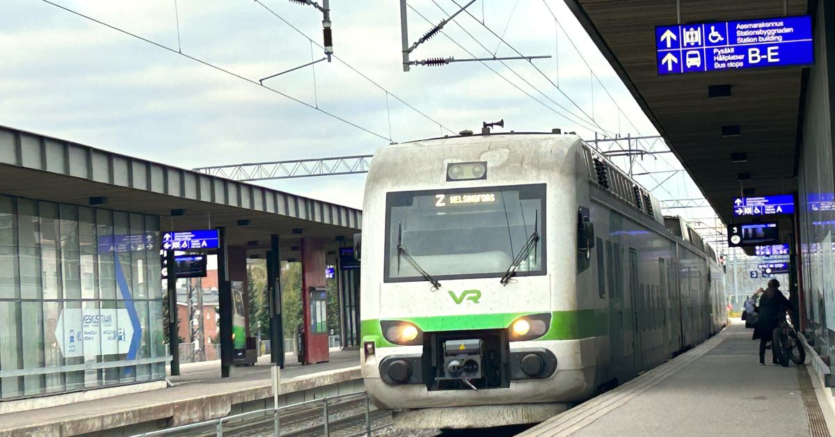 Mies jakoi pikkutytölle rasistisen tarran junassa – sivullinen äiti puuttui tilanteeseen | Kotimaa