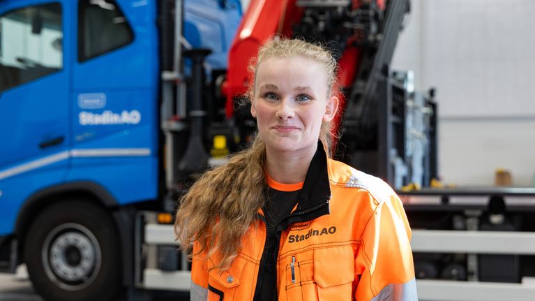 Henkilökuvassa Anni Ryti, toisen kauden logistiikan opiskelija Stadin ammattiopistossa.