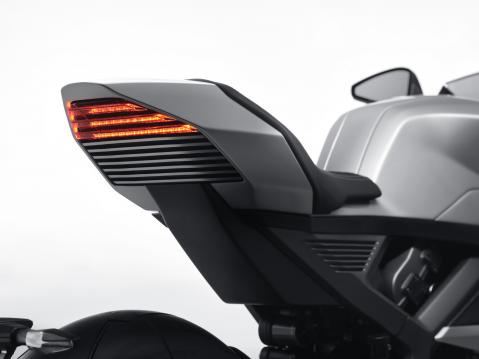 IDEA-muotoilupalkinnon voittanut Norton Manx R -superbike. IDEA-muotoilupalkinnon voittanut Norton Manx R -superbike.