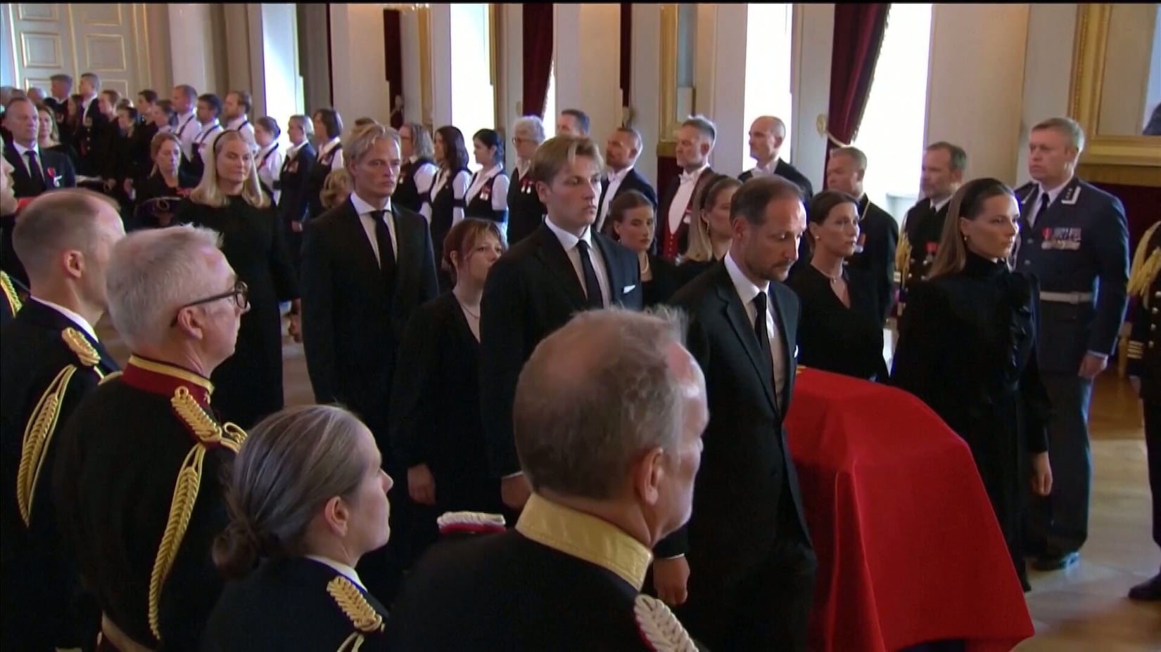 Marius Borg Høiby kantoi kuningas Haraldin arkkua