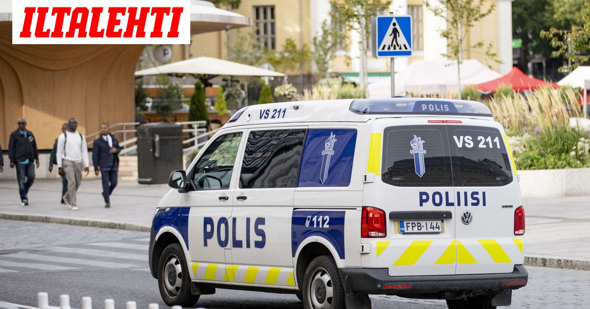 Ahnasta seksiä poliisiautossa – Näin sitä kommentoi asiantuntija