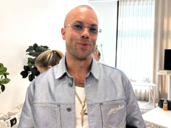 Matiasta nauratti kovasti reportterin jutut.