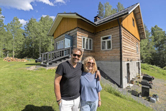 Janus ja pitkäaikainen puoliso Sarianna asuvat Kuhmoisissa, Jossa Janus järjesti myös Nostalgian siivin -festivaalin. - Tapahtuma onnistui hienosti ja mietin parhaillaan, jatkanko sitä tulevana vuonna. Oikeat artistikiinnitykset ovat siinä ratkaisevia.