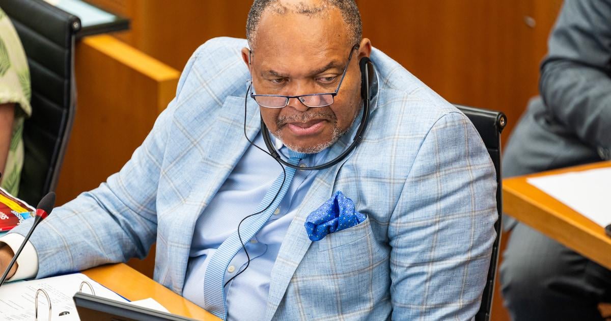 Brussels parlements­voor­zit­ter over 600 (!) dagen zonder regering: "Je moet Afrikaan zijn om dit parlement te leiden"