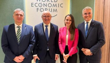 Prim-ministrul Munteanu a avut o întrevedere cu delegația României la Davos: „Construim noi punți de legătură”