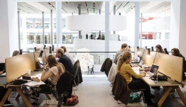 Universitetsstuderende føler sig som ufrivillige deltagere i et AI-eksperiment. Det er de også