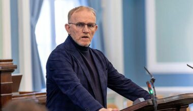 Segir af sér þing­mennsku vegna til­raunar til vændiskaupa - Vísir