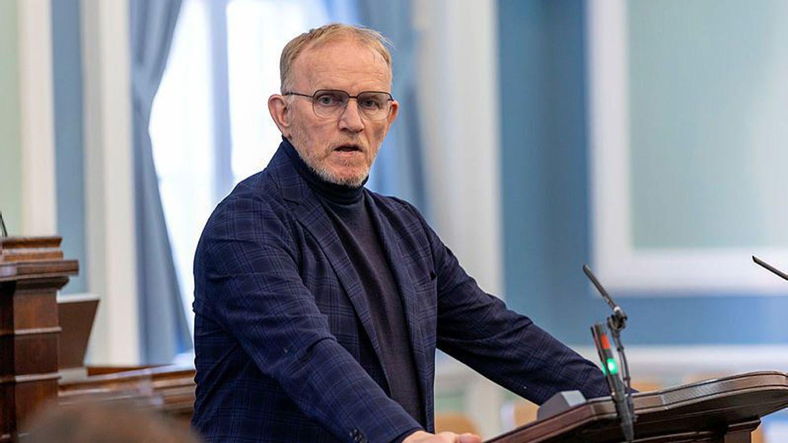 Segir af sér þing­mennsku vegna til­raunar til vændiskaupa - Vísir