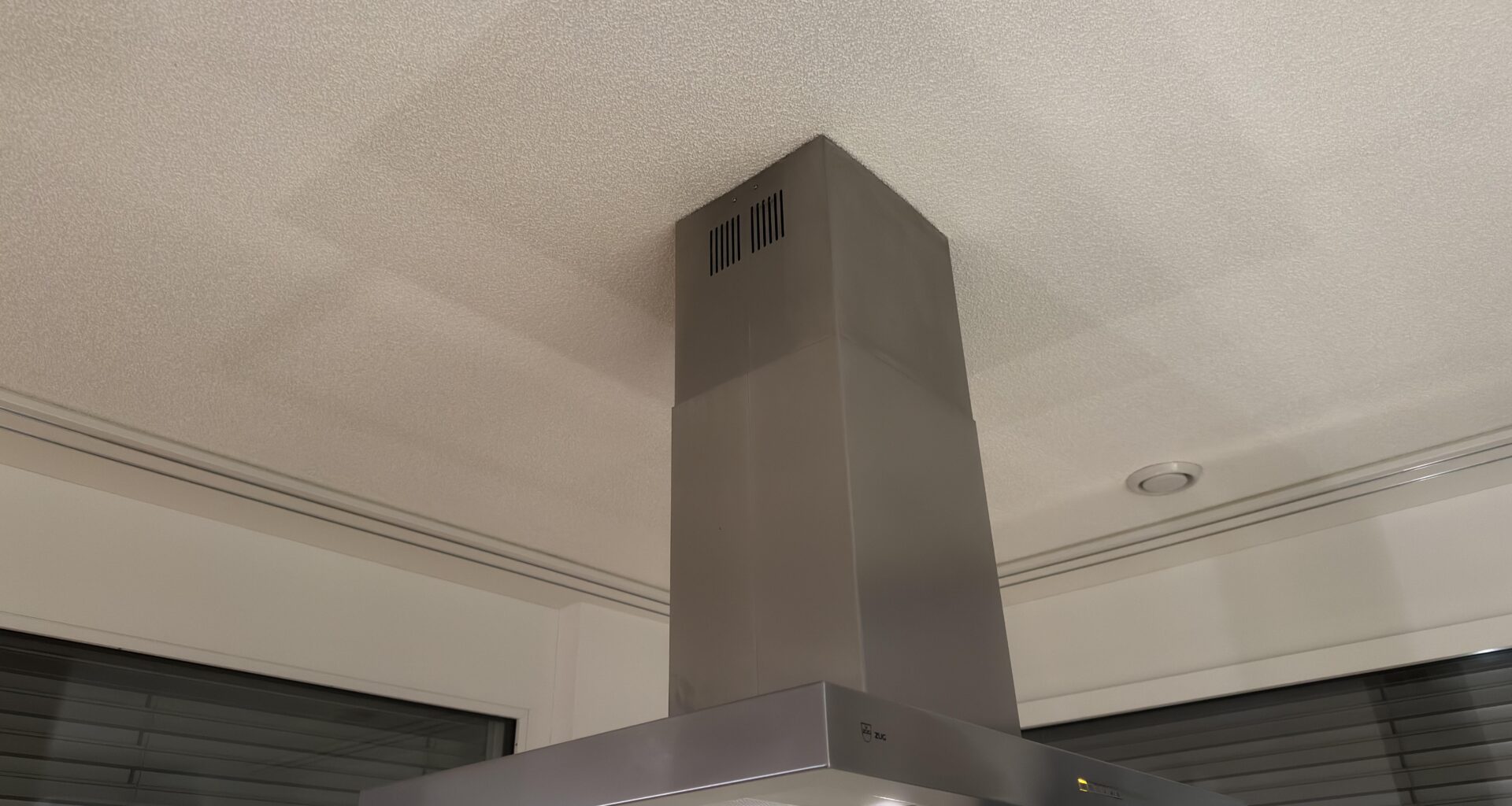 Isch es würklich ned möglich, die abzugshuube witer ue z setze?