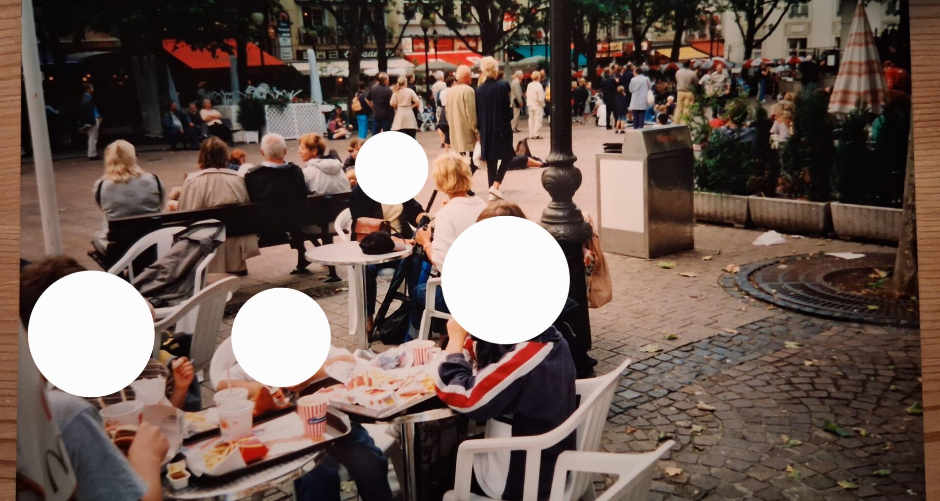 Vacation with my family in Wallonia, when I was 3 years old. What city is this? (year 2000)