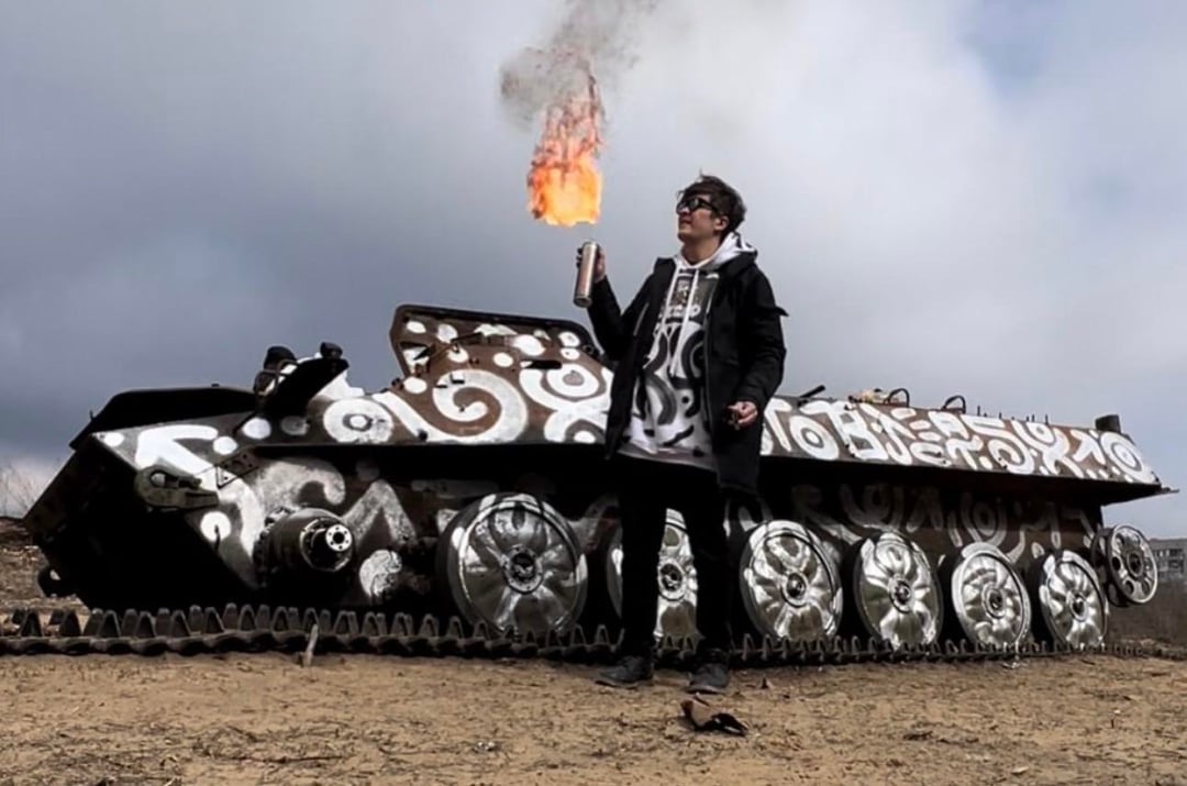 Verified: Available paintings, merch, and war artefacts from Kilderov. Signed cards by Zaluzhnii and Budanov. Funds going to support independent museum of war and inverted generator. To receive full catalog with prices — + in comments or DM me. Kilderoff@gmail.com