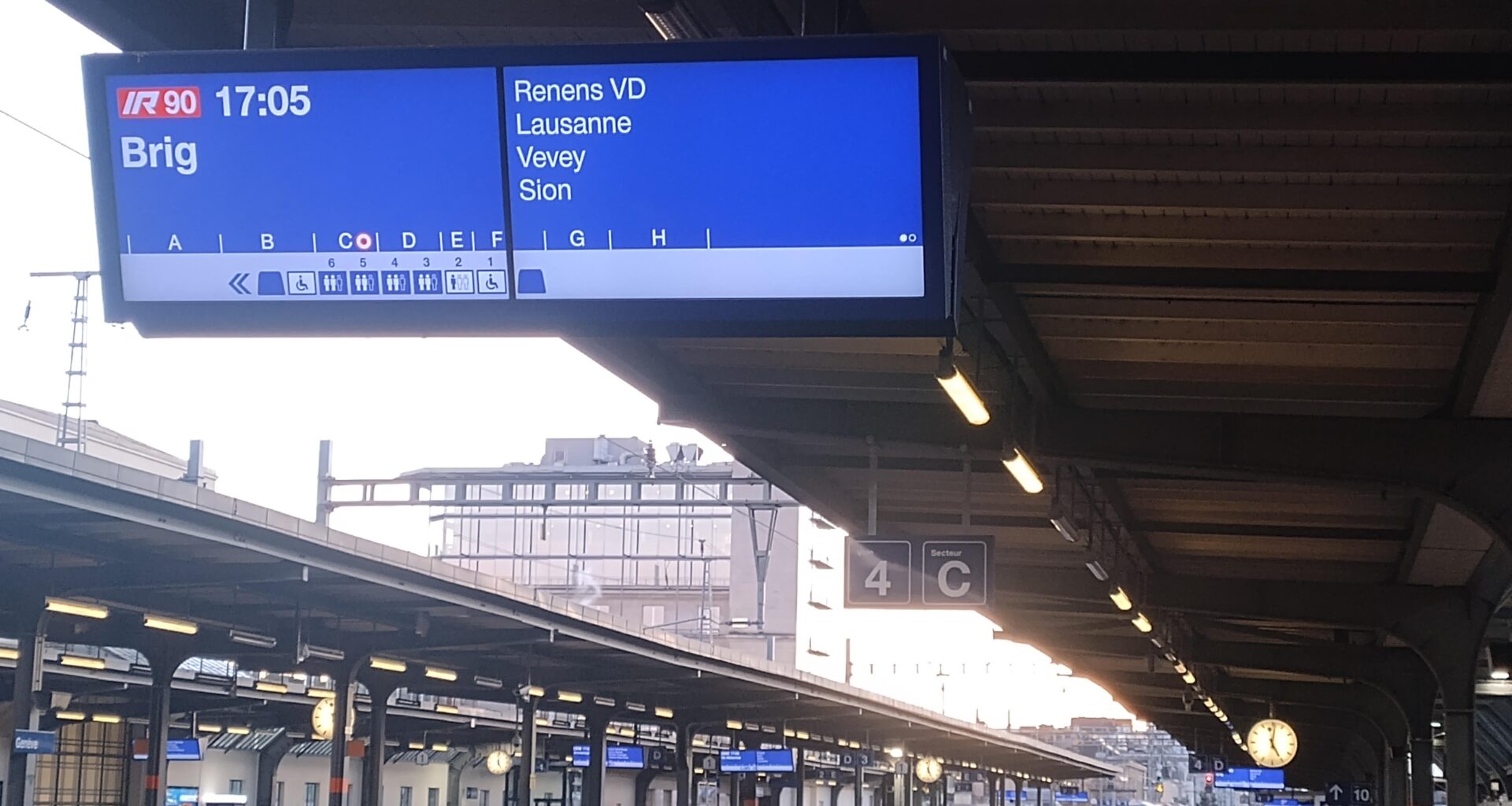 Rail traffic stopped for 2 hours from Geneve