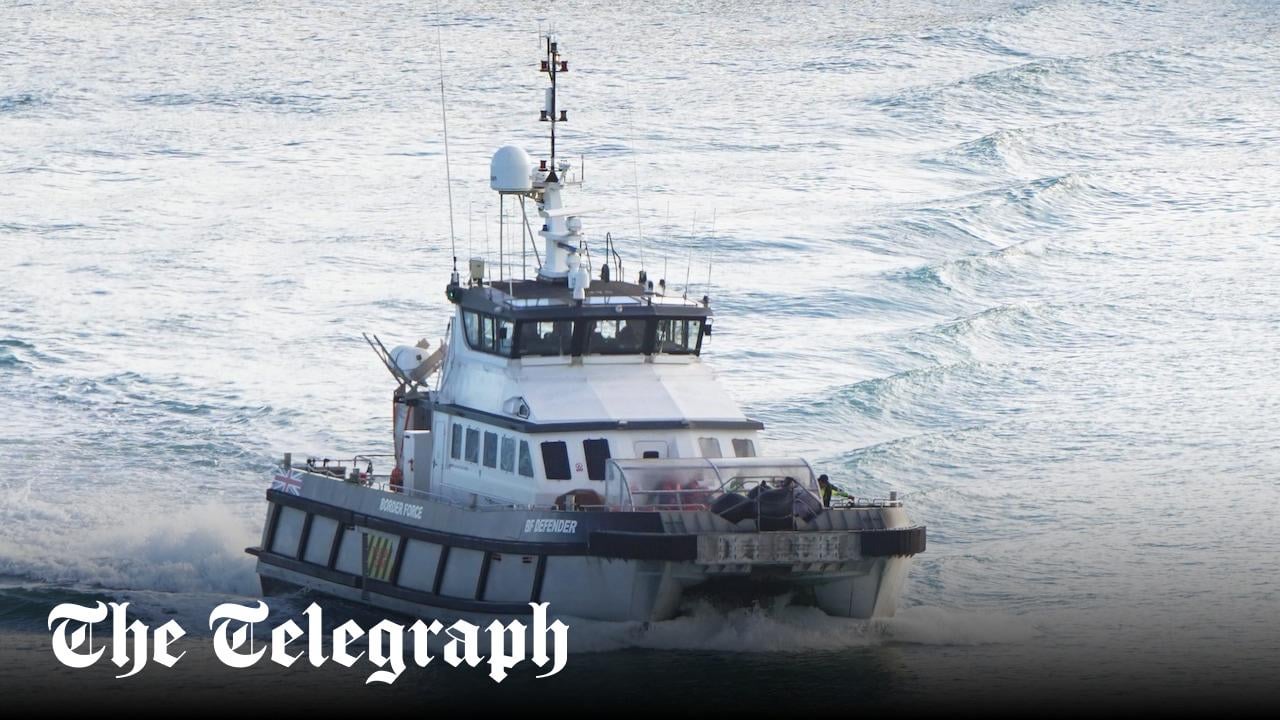 Immigration officer was illegal immigrant, court hears