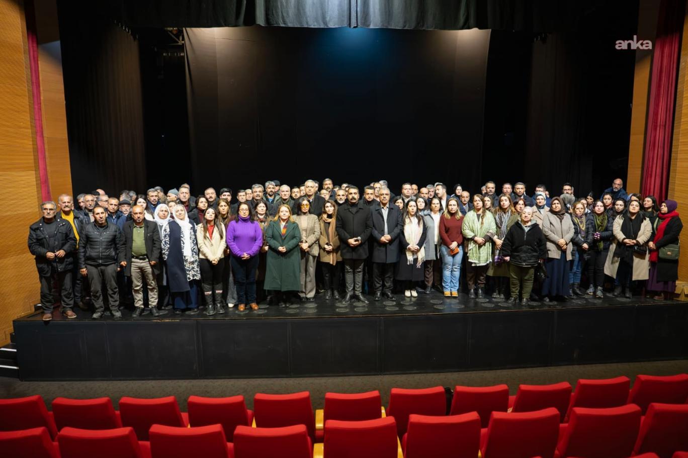Diyarbakır'daki DEM Partili belediye eşbaşkanları ve meclis üyeleri, bir aylık maaşlarını PKK/YPG/SDG'ye bağışladı