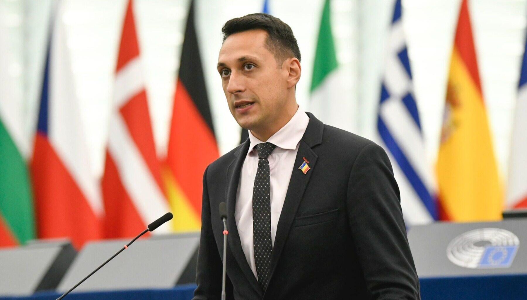 Fostul europarlamentar Vlad Gheorghe, despre europarlamentarul PSD Claudiu Manda: Pudelul gelat de Olt ne ține lecții de drept constituțional așa cum orice infractor ne ține lecții de penal