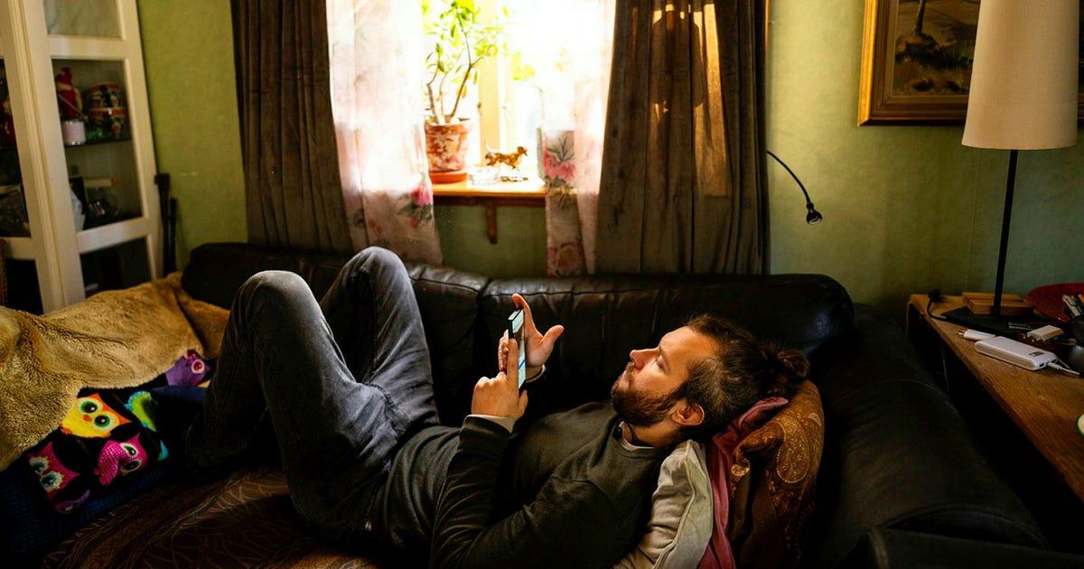 Kristofer Ahlström: Glöm hemmafruarna, nu är det hemmasönerna som lever rätt