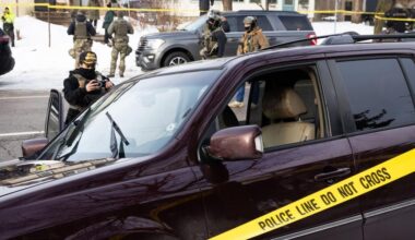 Gli agenti anti-immigrazione hanno assassinato a sangue freddo una persona a Minneapolis