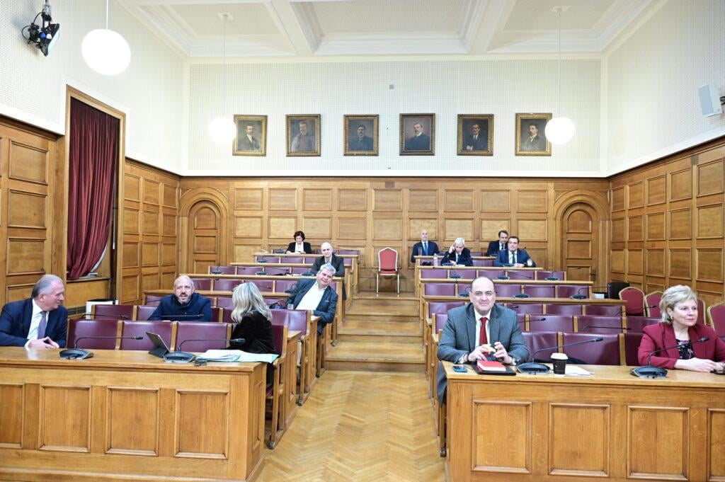 Οι «γαλάζιοι» παραπέμπουν την Ζωή για αντικοινοβουλευτική συμπεριφορά