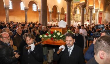 Slabo popraćena vijest: 143 godine nakon smrti, posmrtni ostaci biskupa Dobrile su prebačeni u domovinu i od subote prebivaju u biskupskoj grobnici u porečkoj katedrali