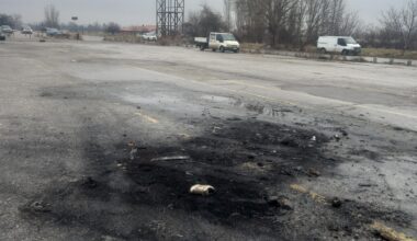 Тук все едно е направено заклинание и някой е изпелелен на място