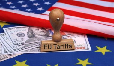 EU naj bi začasno zamrznila trgovinski sporazum z ZDA