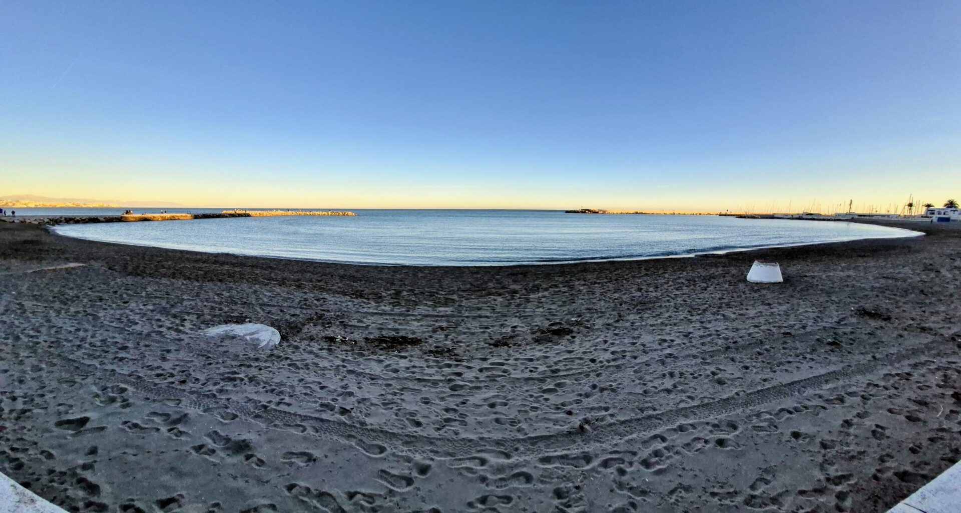 Antes del atardecer de hoy / Before sunset today en el Puerto Deportivo de Fuengirola