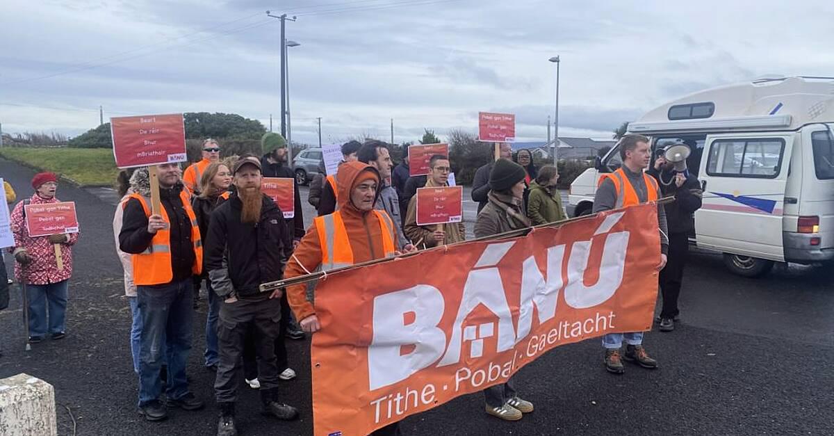 Connemara housing group hand in letter to Gaeltacht Minister | GalwayBayFM