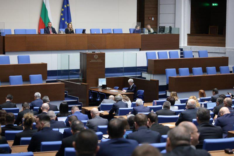 Достъпни дефибрилатори: парламентът прие ключов закон за спешната помощ