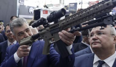 Banca de stat Eximbank susține că a avertizat guvernele Ciucă și Ciolacu că statul român riscă să piardă miliardele de lei date credit companiilor falimentare Electrocentrale Craiova, Liberty Galați și Grup Servicii Petroliere / Guvernele au ignorat analizele de risc