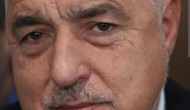 Толкоз за генералите в българската политика. Те чакат заповед. Те не създават решения, те изпълняват устави.