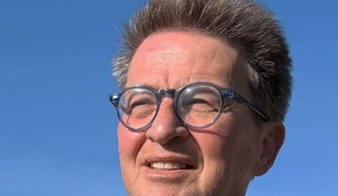 Eru fjáröflunar­her­ferðir KÍ, Mottu­mars og Bleika slaufan, sið­ferði­lega rétt­lætan­legar?