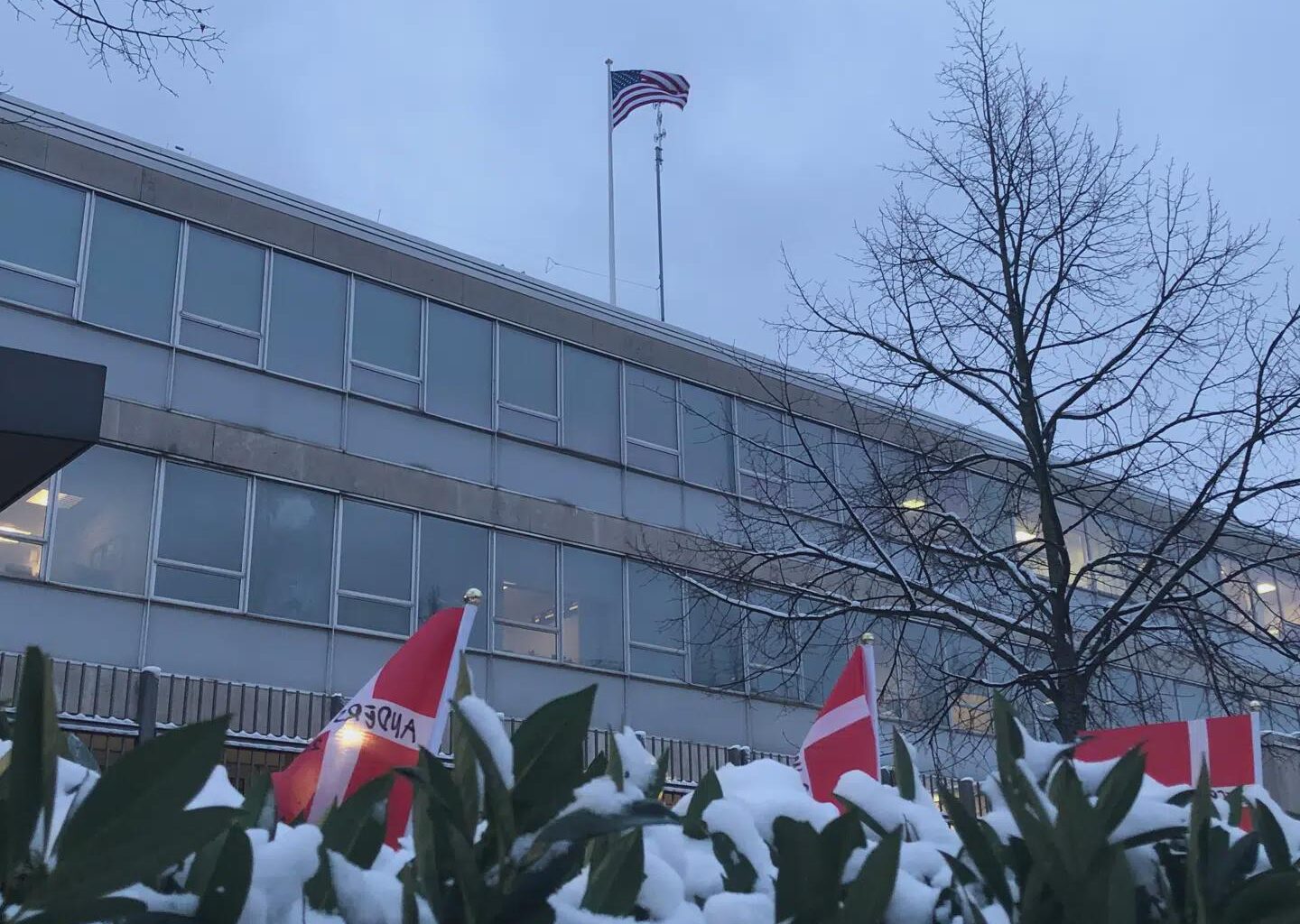 Kritik hagler ned over den amerikanske ambassade: »Pisser på danske veteraner«