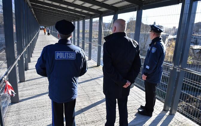 Estonia weighs possible eastern border closure after Russia crossing