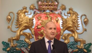 В САЩ също отразиха оставката на Президента